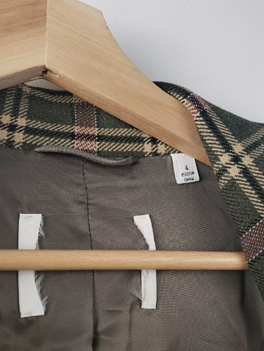 Aritzia Wilfred Wool-Blend Margaux Plaid Double Breasted Blazer in green Size 4 - Picture 8 of 8